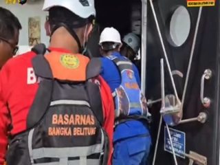 Sinergi Tim SAR Selamatkan Penumpang KM Sewindu Tanpa Korban